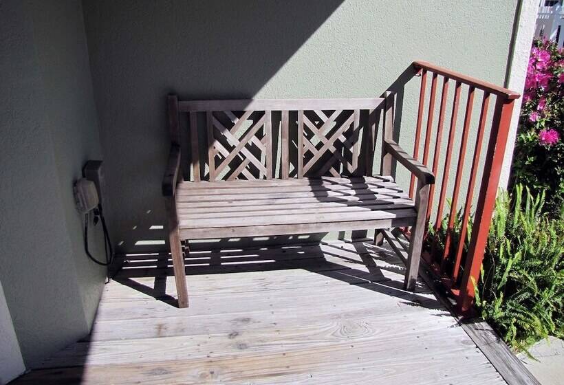 Windancer Cottages By Crystal Waters