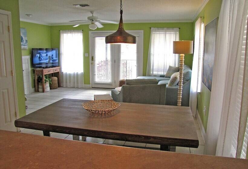 Windancer Cottages By Crystal Waters