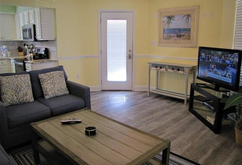 Windancer Cottages By Crystal Waters