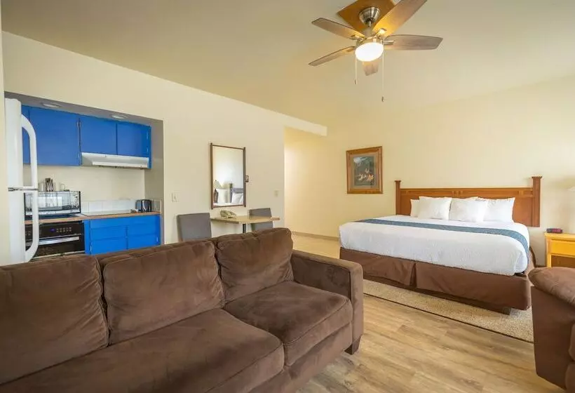 Helgeson Place Hotel & Suites