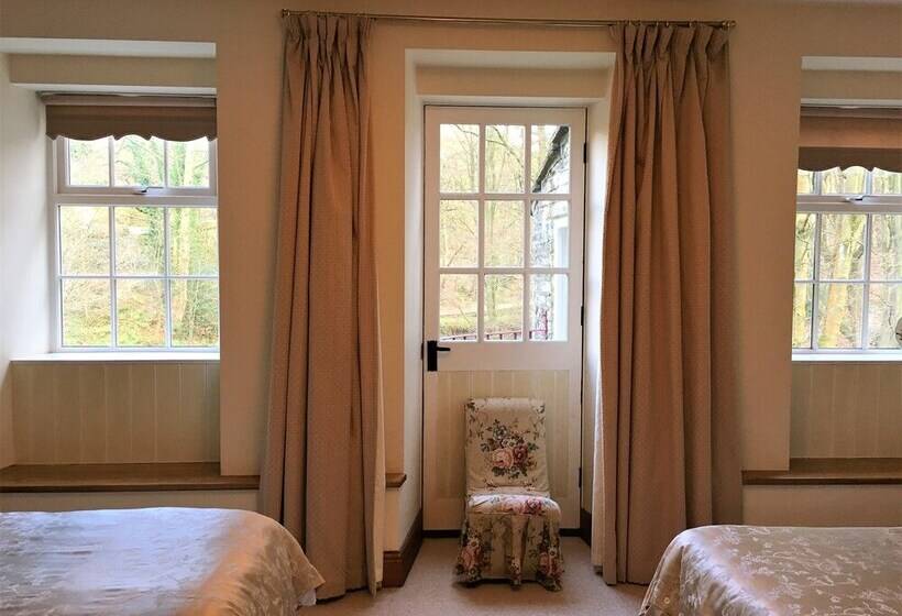 Hewenden Mill Holiday Homes