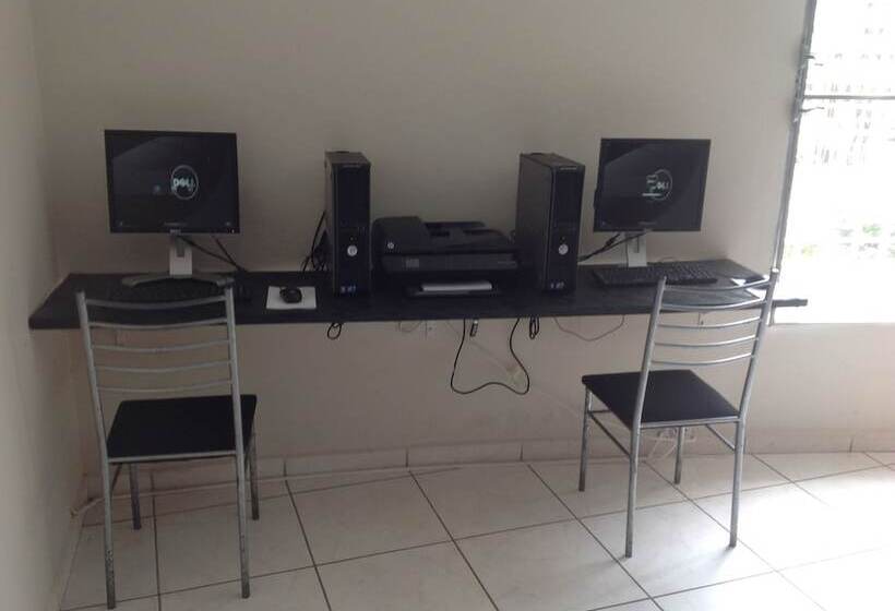 مسافرخانه Vinostal