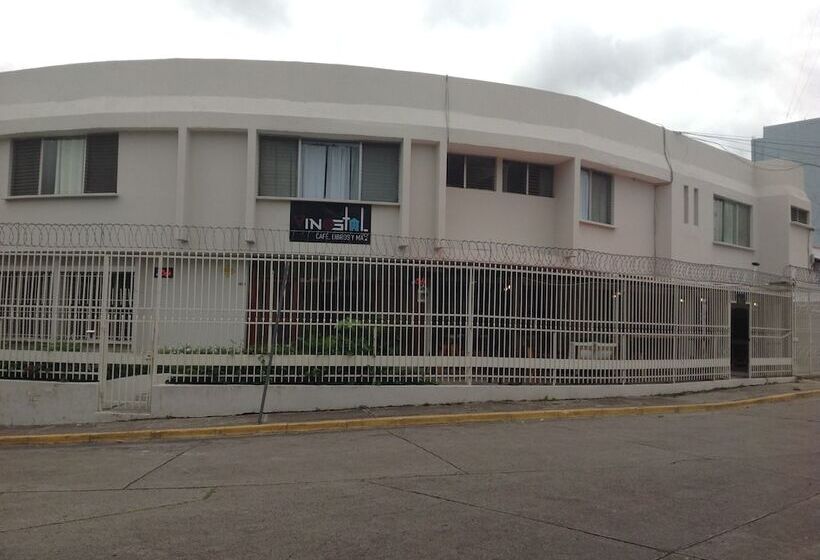 مسافرخانه Vinostal