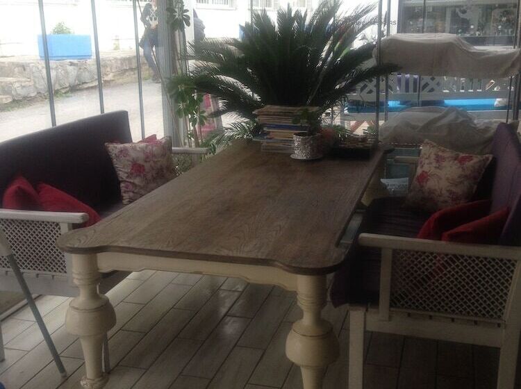 هتل Marina Boutique