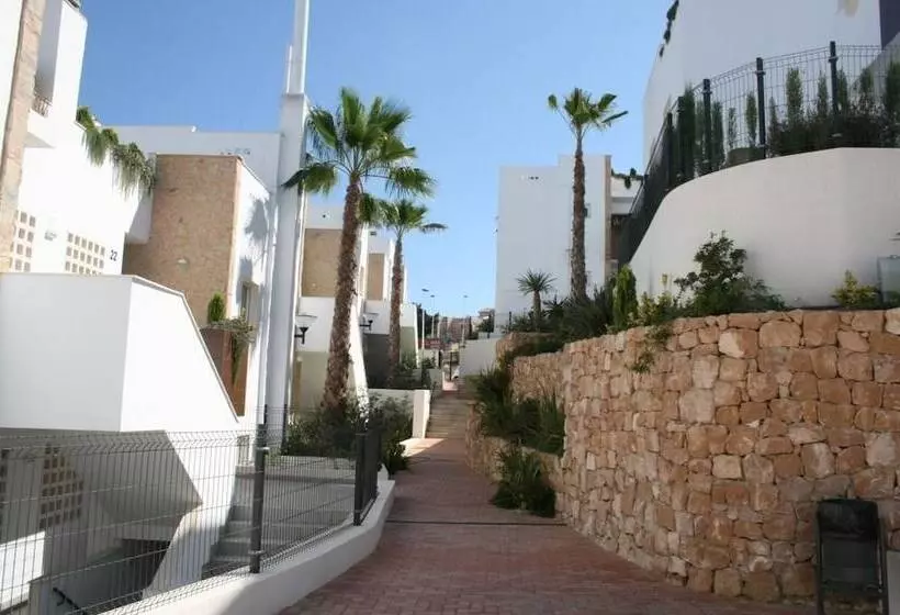 Hotelli Nova Beach Apartment