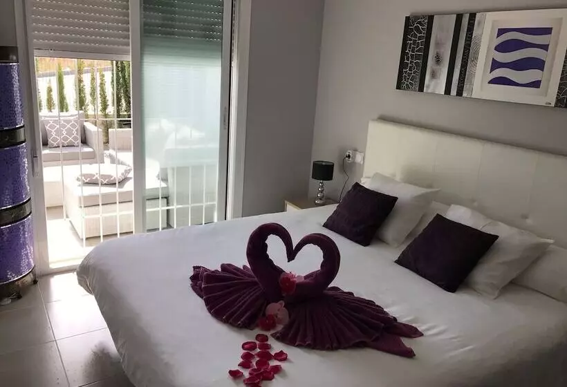 Hotelli Nova Beach Apartment