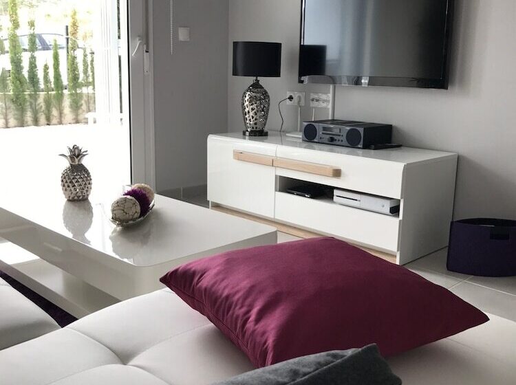 בית מלון כפרי Nova Beach Apartment