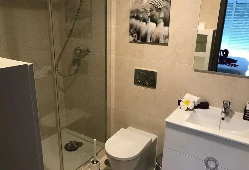 Hotelli Nova Beach Apartment