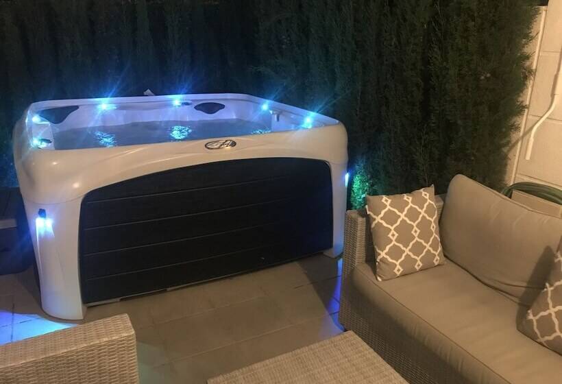 בית מלון כפרי Nova Beach Apartment