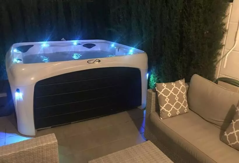 Hotelli Nova Beach Apartment