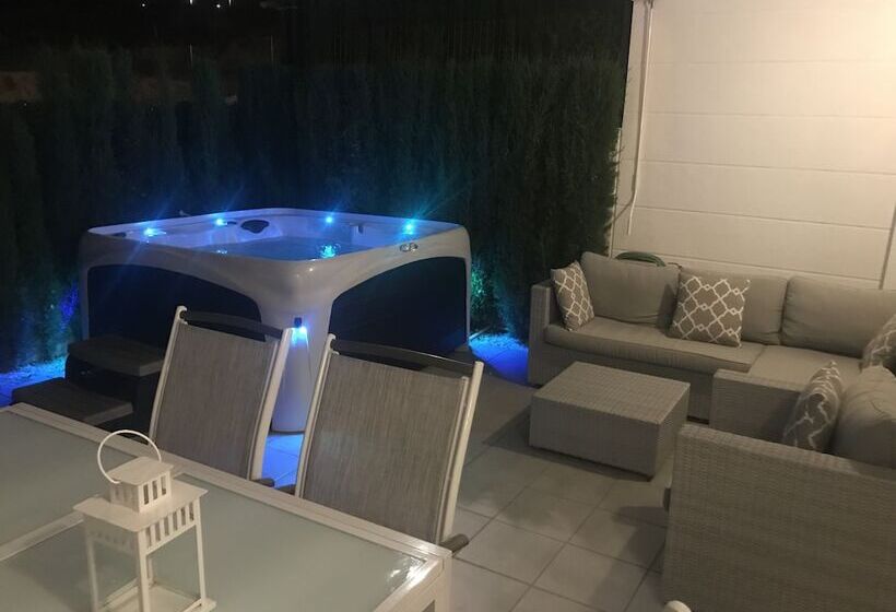 בית מלון כפרי Nova Beach Apartment