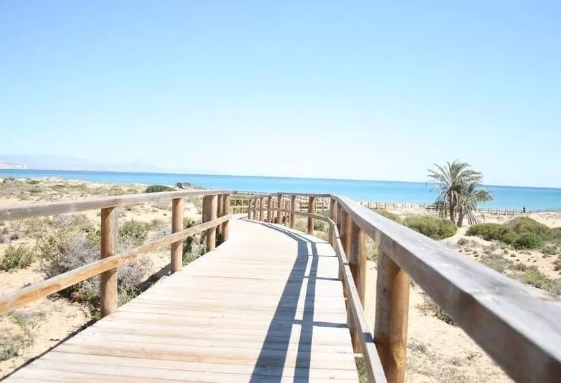 Hotelli Nova Beach Apartment