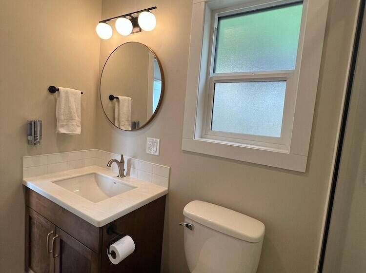 酒店 The Lodge On Harrison Lake