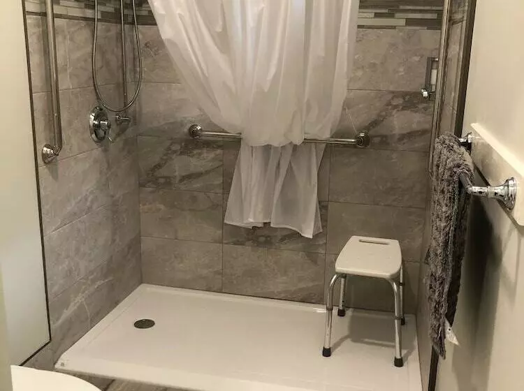 Hotelli The Lodge On Harrison Lake