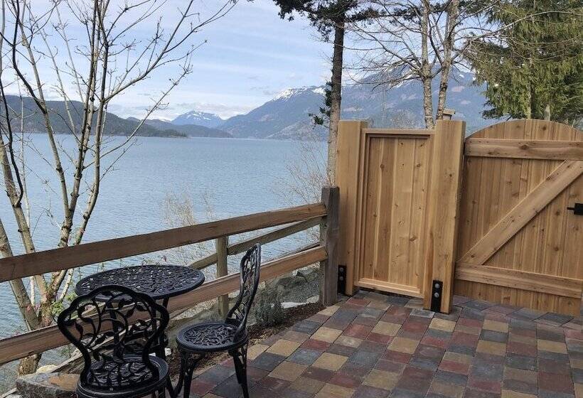 酒店 The Lodge On Harrison Lake