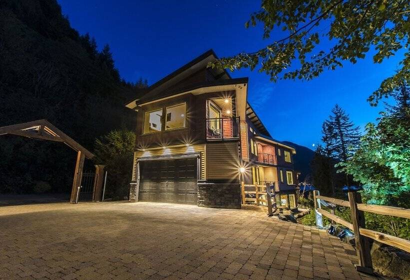 酒店 The Lodge On Harrison Lake