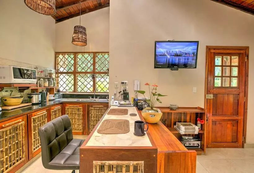Hotelli Uva Blue Jungle Villas