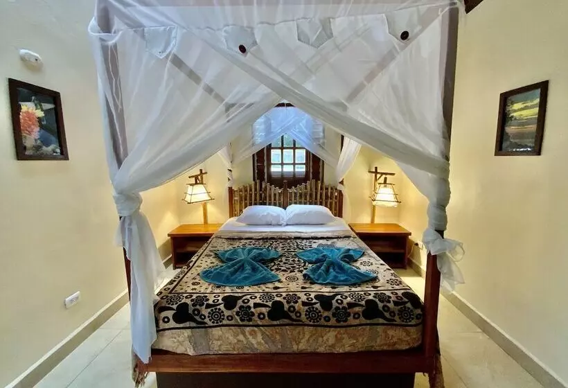 Hotelli Uva Blue Jungle Villas