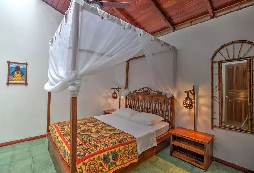 Hotelli Uva Blue Jungle Villas