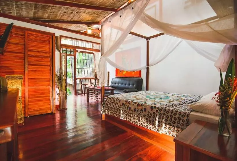 Hotelli Uva Blue Jungle Villas