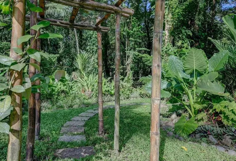 Hotelli Uva Blue Jungle Villas