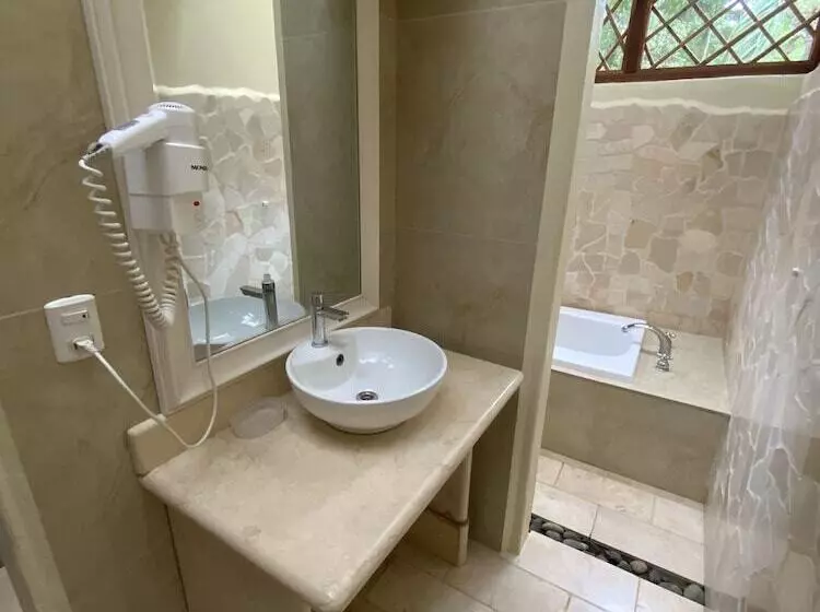 Hotelli Uva Blue Jungle Villas