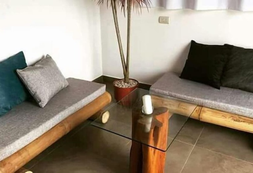 Mauna Suites And Hostal   Hostel