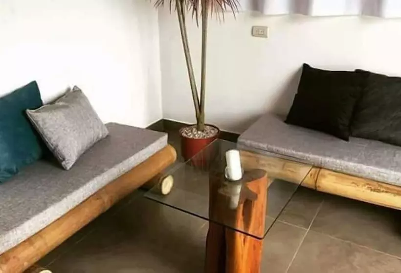 Mauna Suites And Hostal   Hostel