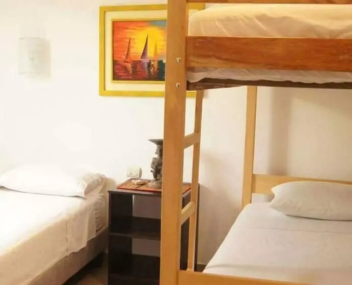 Mauna Suites And Hostal   Hostel