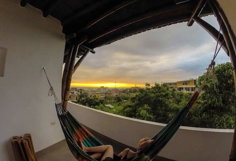 Mauna Suites And Hostal   Hostel