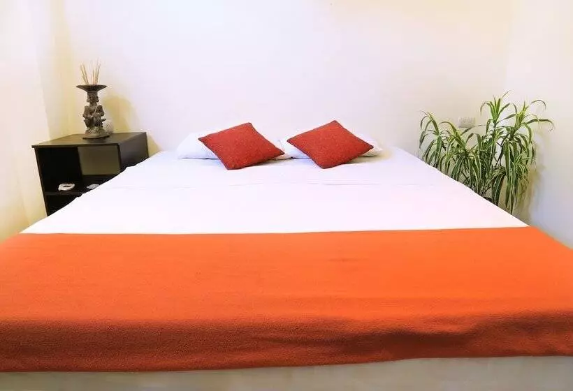 Mauna Suites And Hostal   Hostel