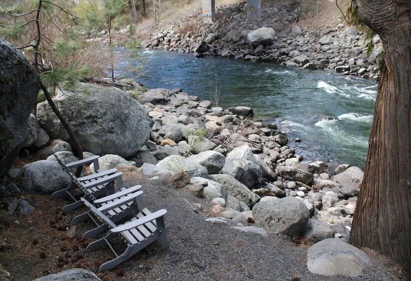 مُتل Loge Leavenworth Riverside