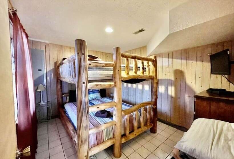 Olde Tyme Way Cabins 3526