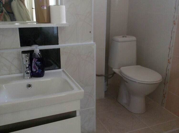 פנסיון Lara Konukevi