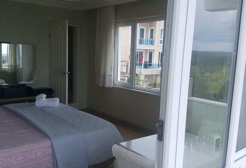 פנסיון Lara Konukevi