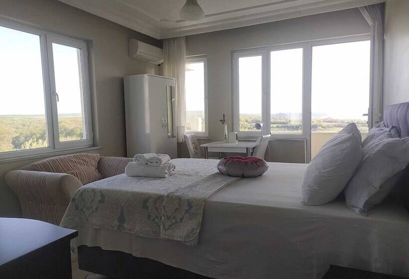 פנסיון Lara Konukevi