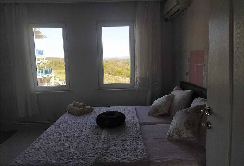 פנסיון Lara Konukevi