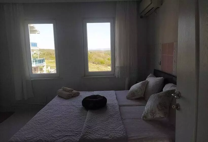 Majatalo Lara Konukevi