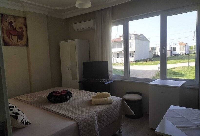 פנסיון Lara Konukevi