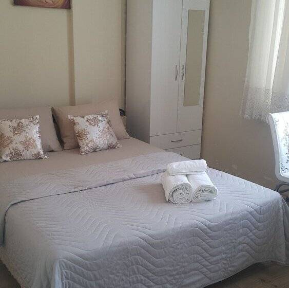 פנסיון Lara Konukevi