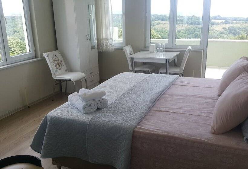 פנסיון Lara Konukevi