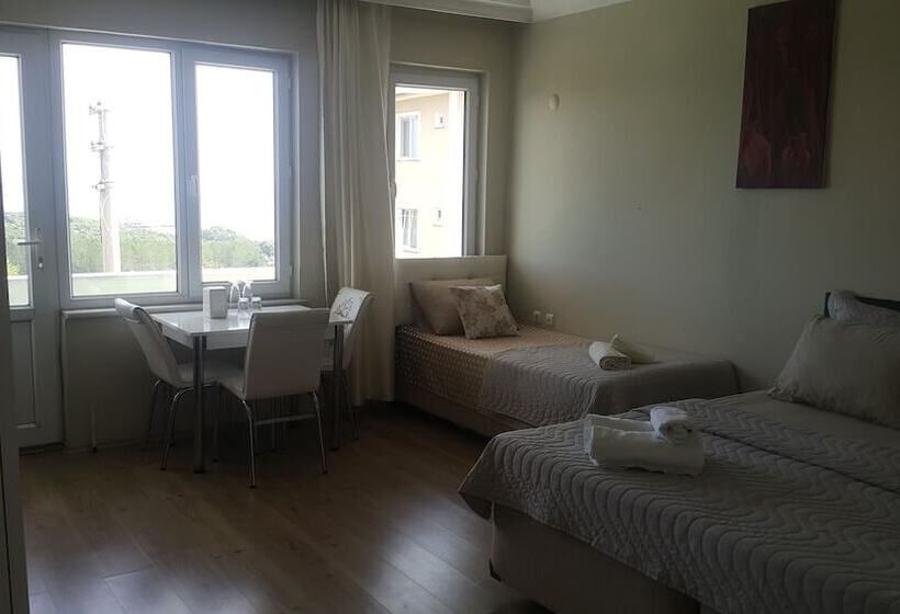 פנסיון Lara Konukevi