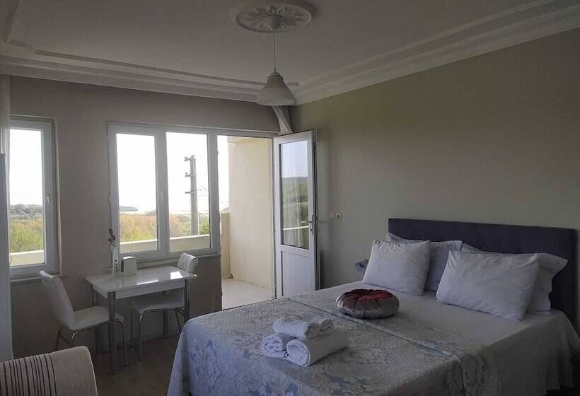 פנסיון Lara Konukevi