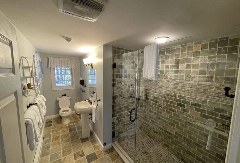 膳宿费 Snow Goose Inn