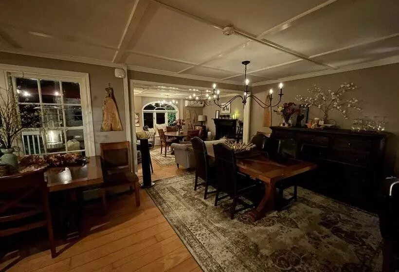 Majatalo Snow Goose Inn