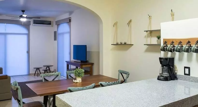 Retkeilymaja Punto Mita Eco Surf Suites & Café