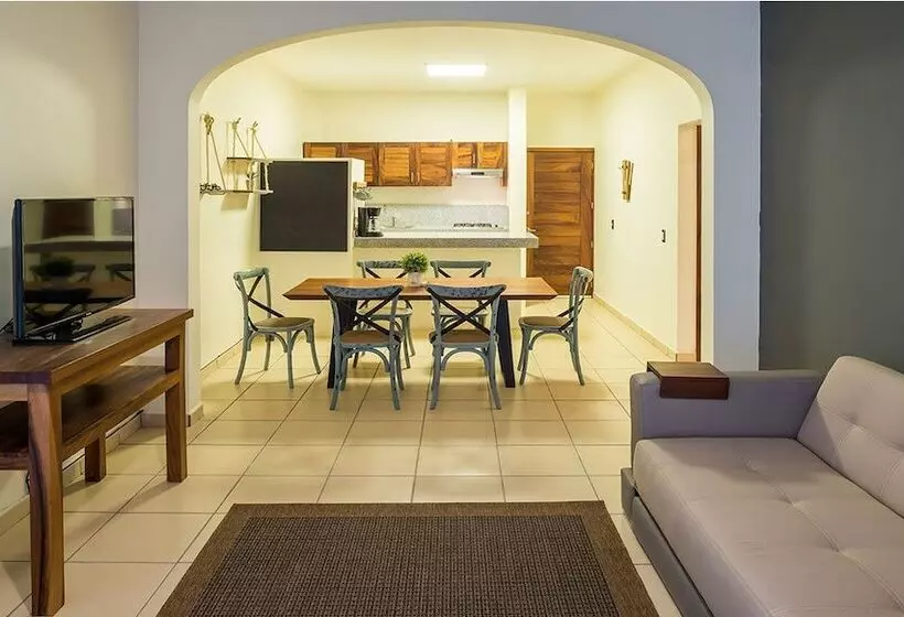 Retkeilymaja Punto Mita Eco Surf Suites & Café