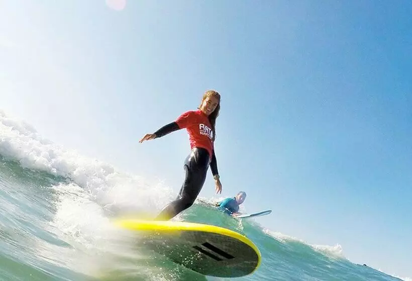 Artsurfcamp   Hostel