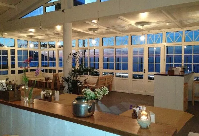 Artsurfcamp   Hostel