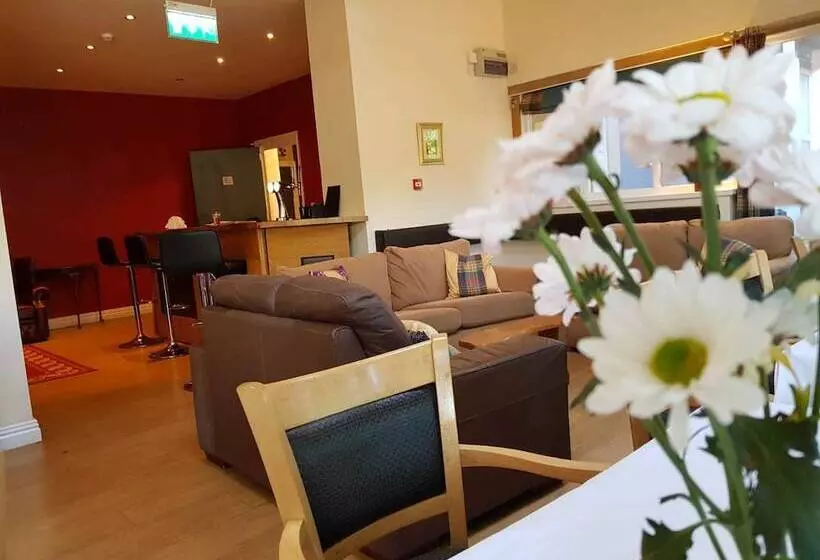 Aamiaismajoitus (B&B) Finedon Lodge